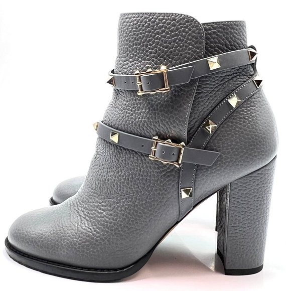 Valentino Garavani Shoes - 🔥🌹SUMMER SALE☀️📛NO OFFERS🔆Valentino Garavani Rockstud Booties Euro 39